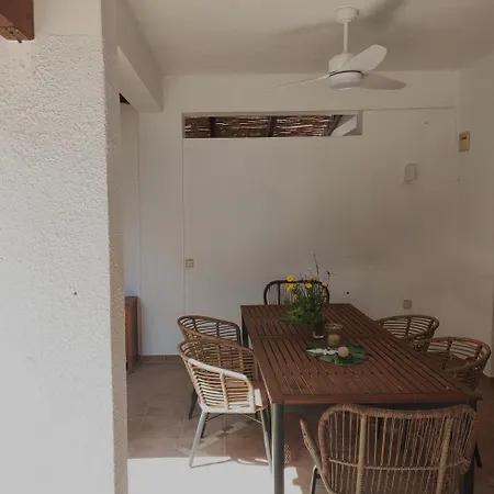 Vila Villalevandaportohydra *