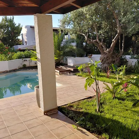 Villalevandaportohydra Vila